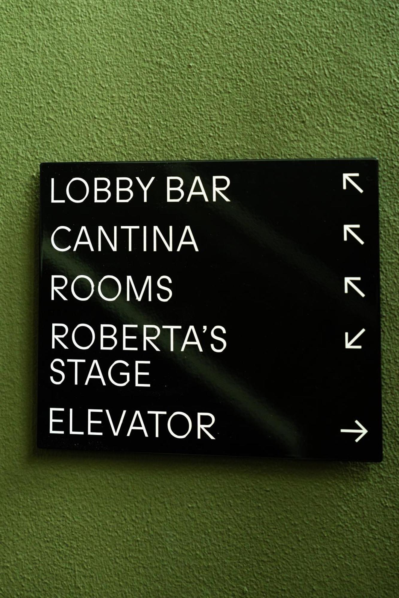 Roberta'S Society Aarhus Hostel Bagian luar foto