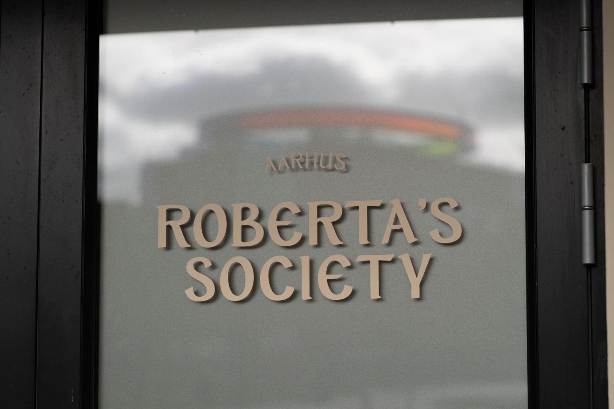 Roberta'S Society Aarhus Hostel Bagian luar foto