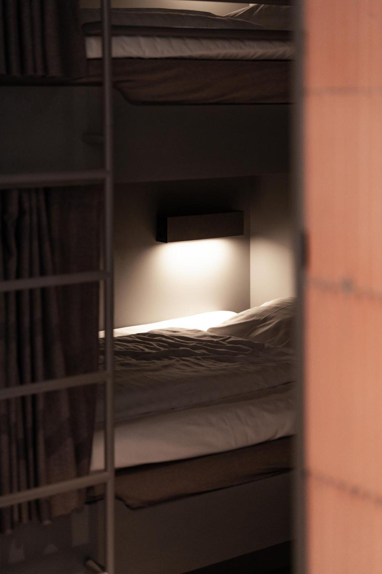 Roberta'S Society Aarhus Hostel Bagian luar foto